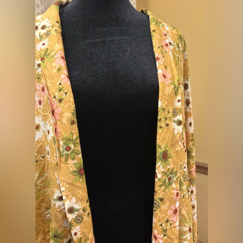 NWT. Sonoma Floral Yellow Kimono Cardigan - Picture 2 of 7